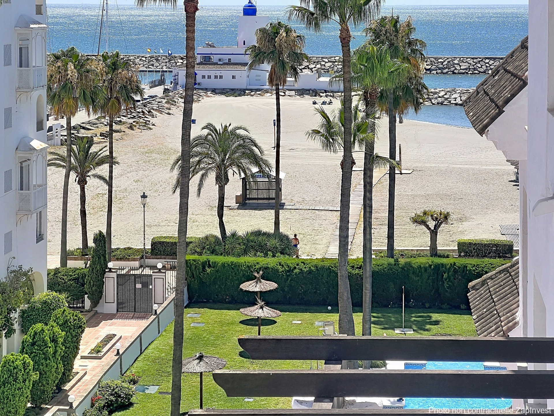 Magnifique appartement au Port de la Duquesa avec des vues splendides sur le port et la mer, Espagne