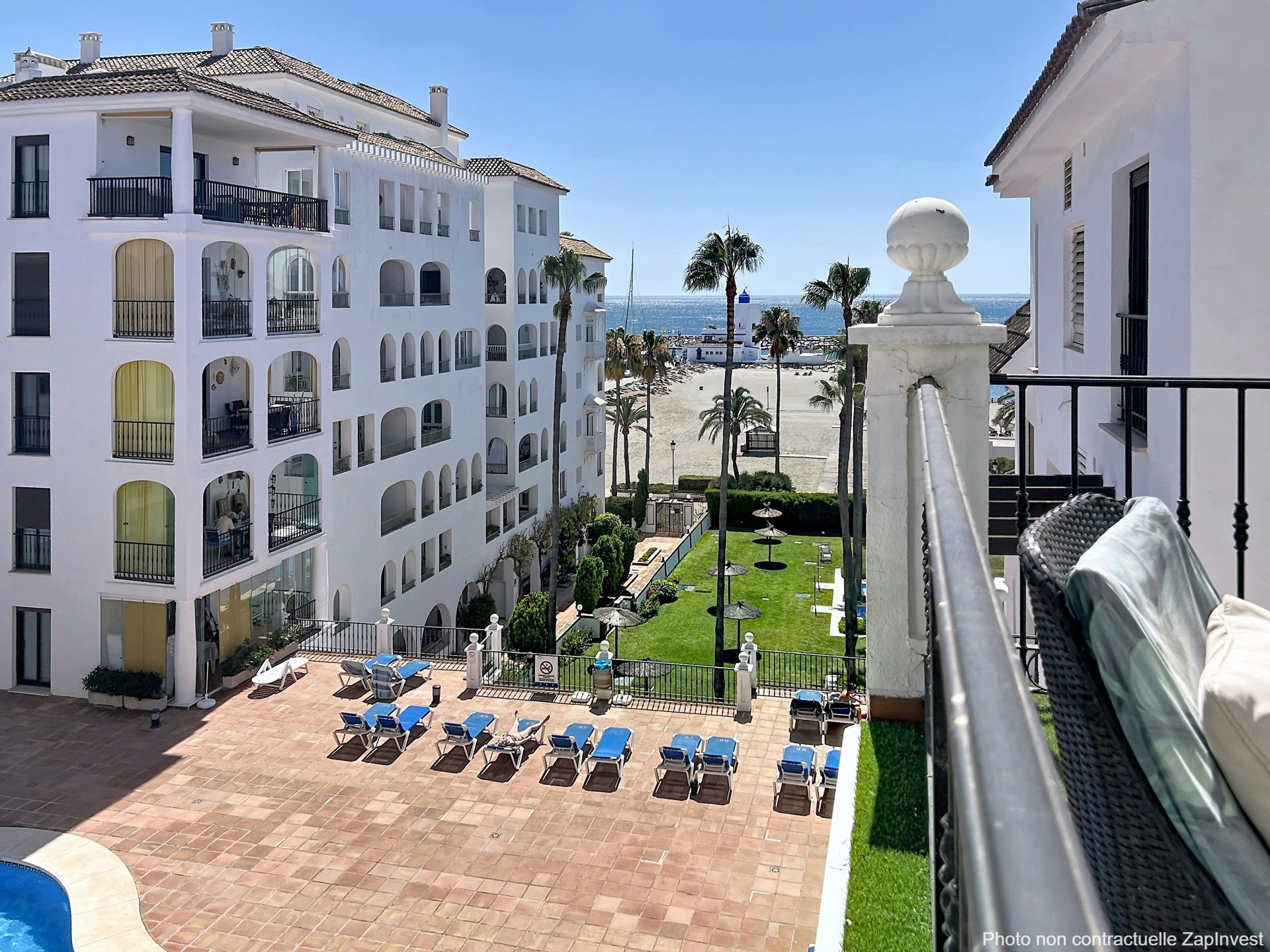 Magnifique appartement au Port de la Duquesa avec des vues splendides sur le port et la mer, Espagne