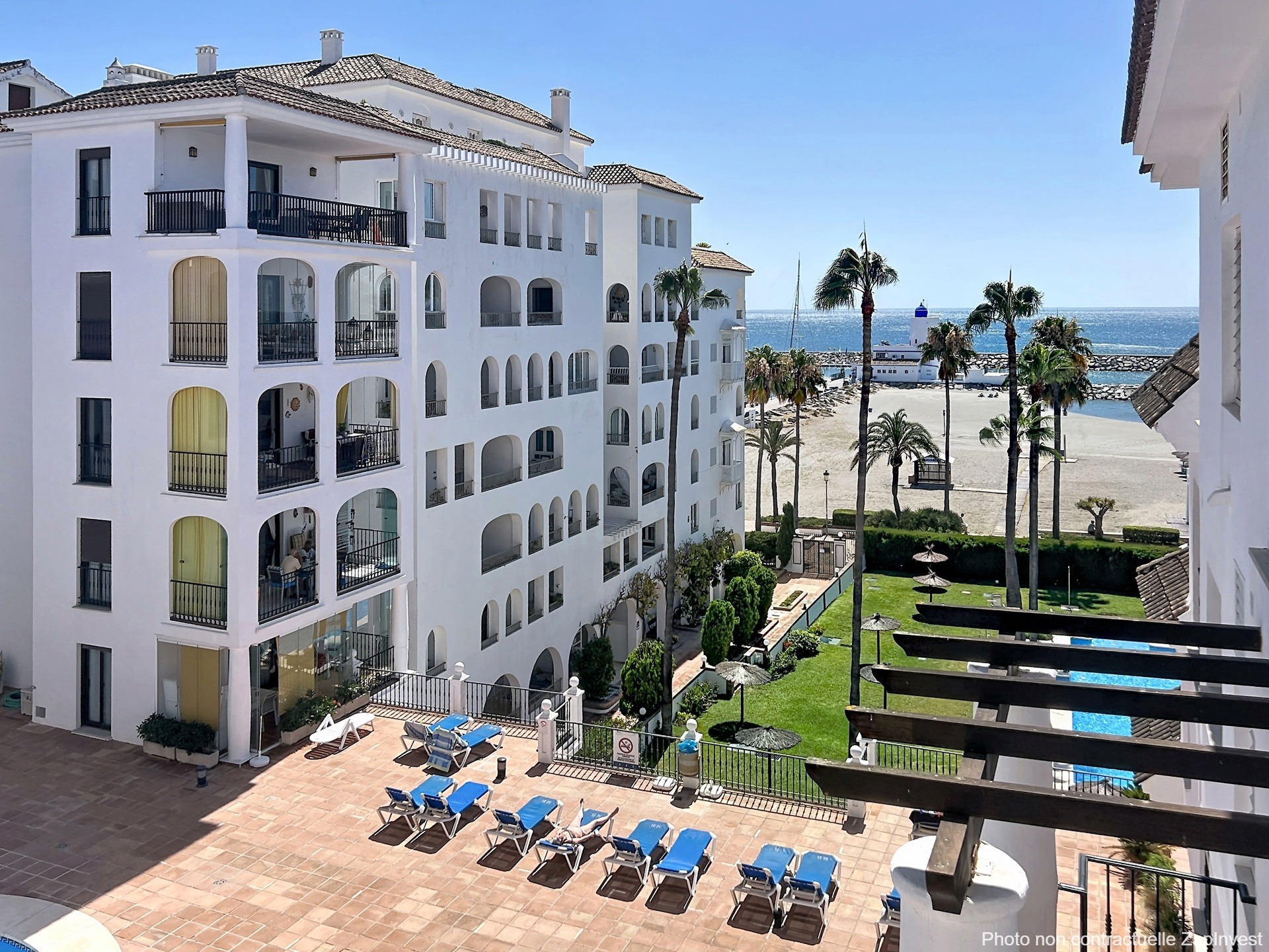 Magnifique appartement au Port de la Duquesa avec des vues splendides sur le port et la mer, Espagne