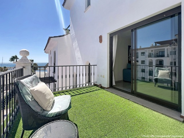 Magnifique appartement au Port de la Duquesa avec des vues splendides sur le port et la mer, Espagne